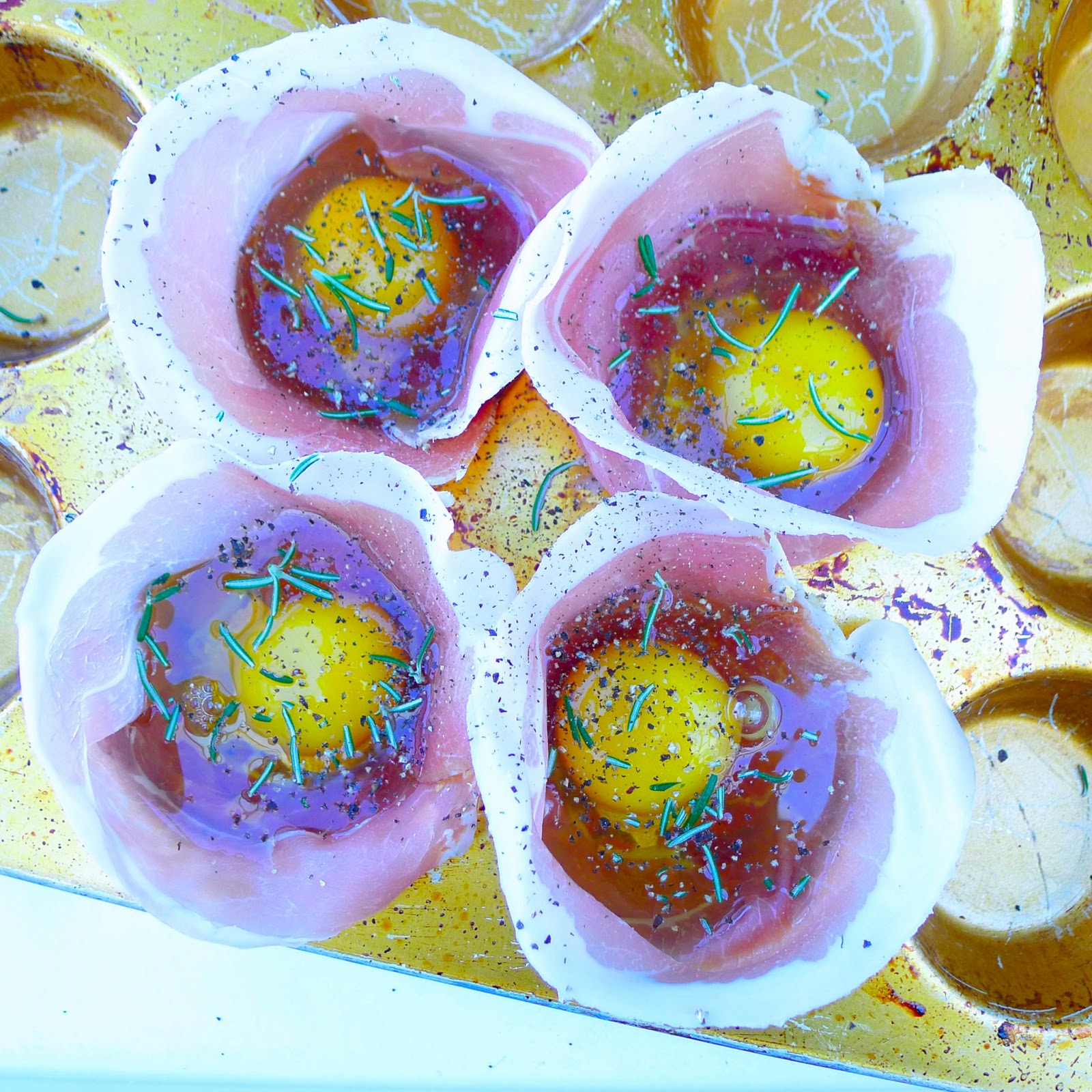 UndomestiKATEd Baked eggs with parma ham