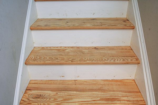 The easiest way to remove carpet and completely transform wood stairs. - www.littlehouseoffour.com