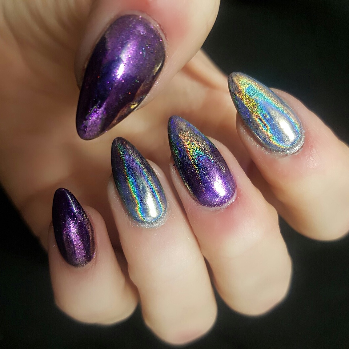 The Beauty Scoop!: Nail Porn: My New Chrome & Holographic Nails!