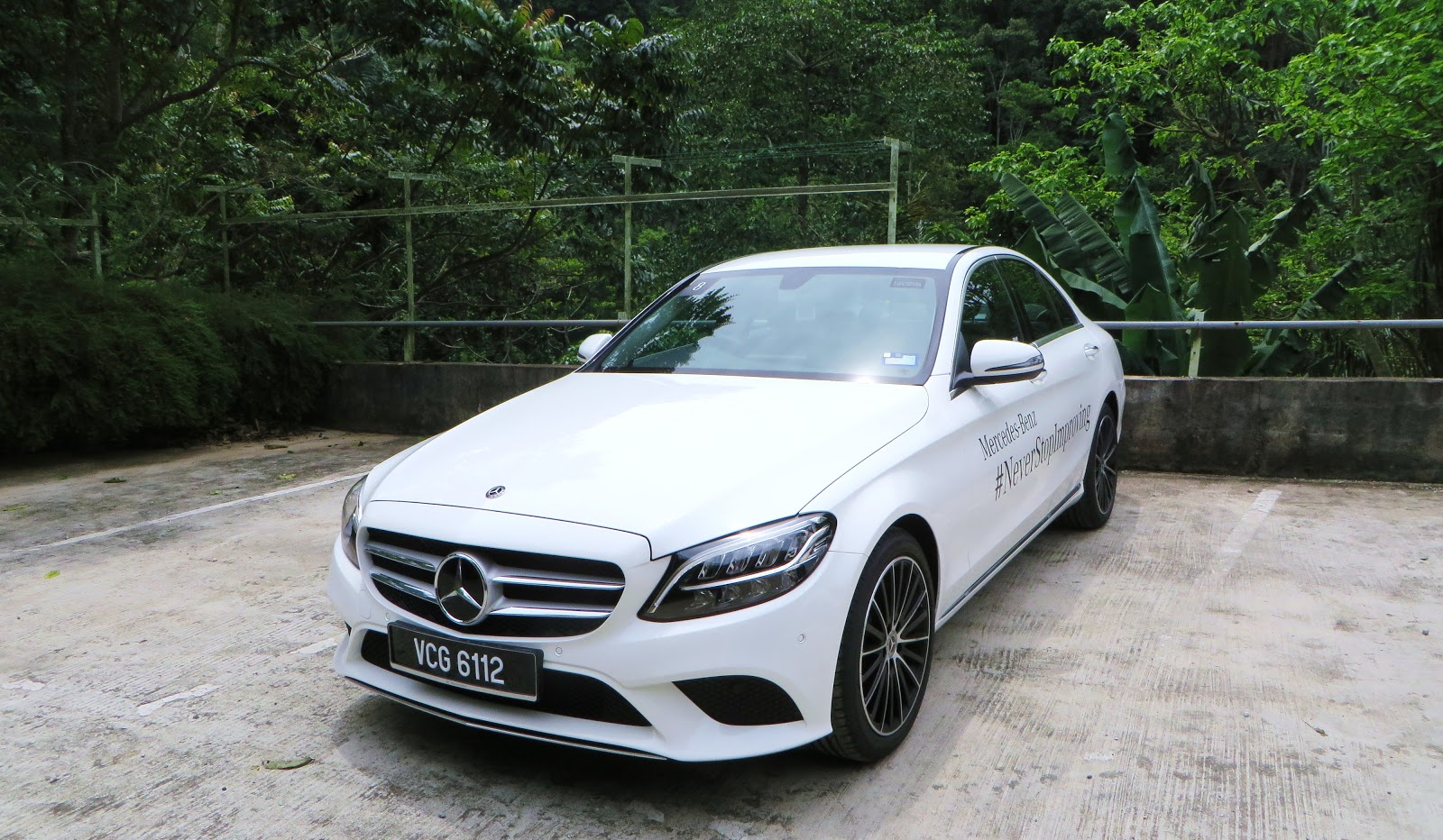 Motoring-Malaysia: Test Drive: The Facelifted W205 Mercedes-Benz C 200  Avantgarde is Definitely Improved, Not Sporty, But Refinement Comes in  Buckets