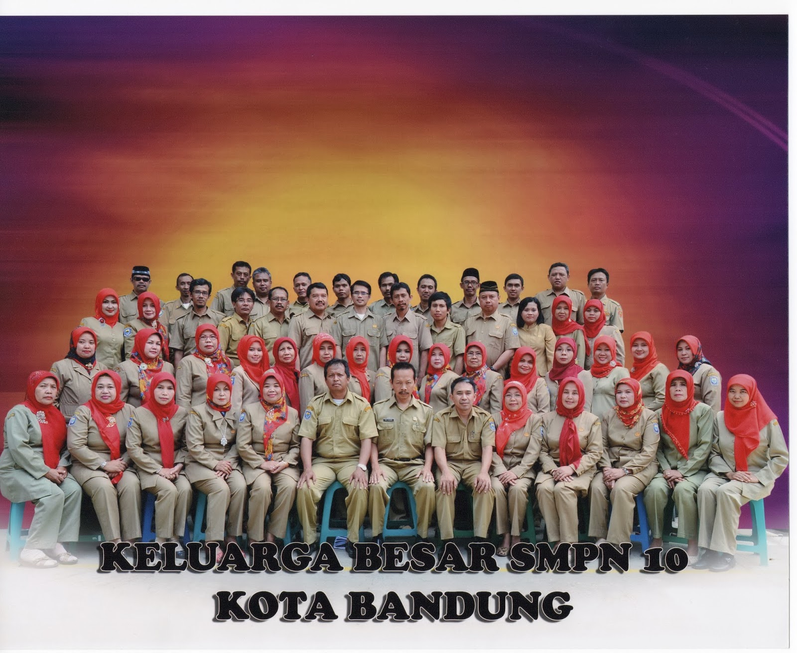 SMP NEGERI 10 BANDUNG: Keluarga Besar SMP Negeri 10 Bandung