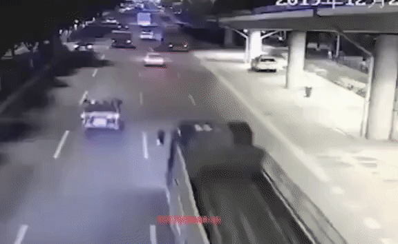 ezgif.com-video-to-gif%2B%25282%2529.gif