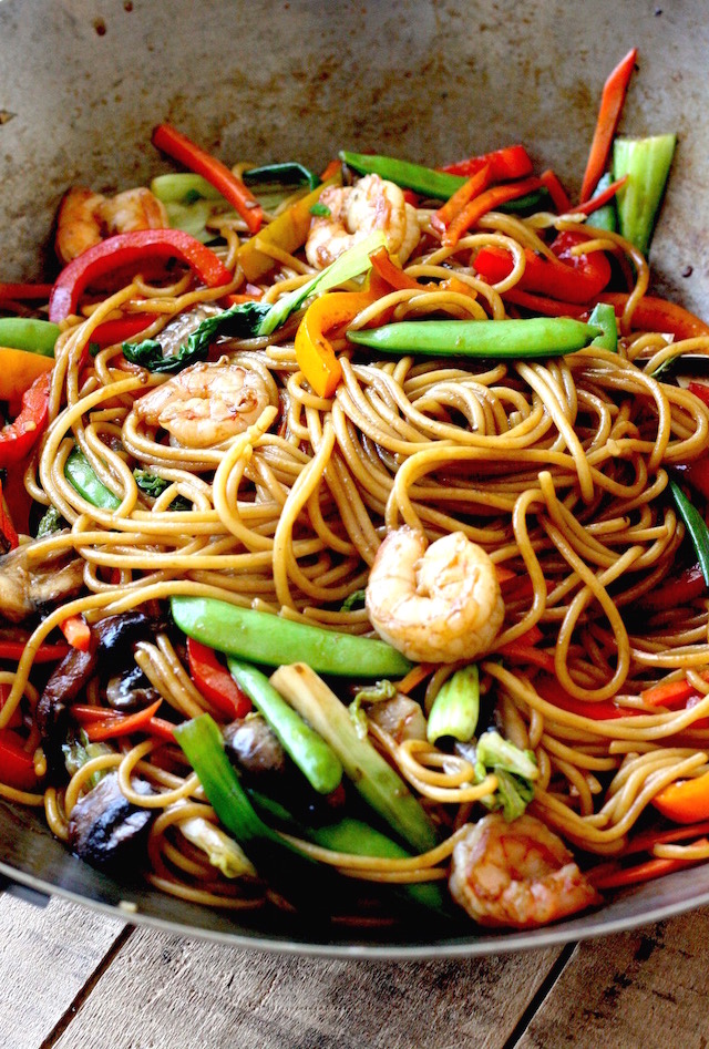 Shrimp Lo Mein recipe by SeasonWithSpice.com