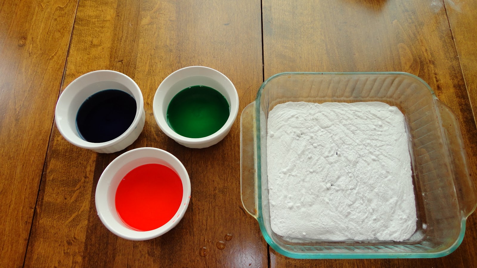 PurdyNeat Vinegar + Color + Baking Soda = Fizzy Fun