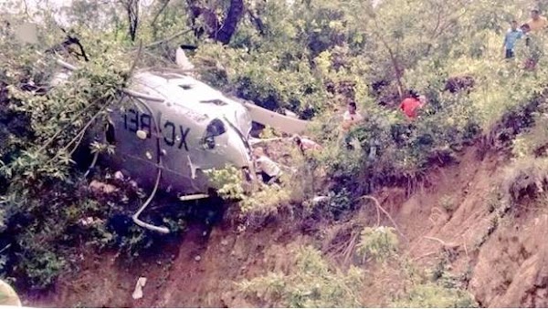 Se desploma helicóptero que llevaba víveres a Oaxaca Se desploma helicóptero que llevaba víveres a Oaxaca