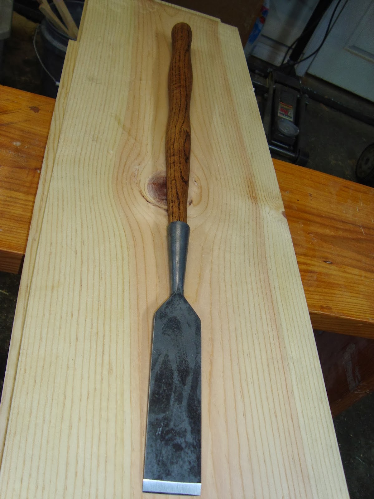 Brotherwood Make A Chisel Handle from Firewood