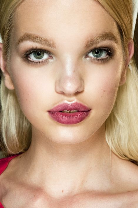 [BOCA ROSA] 7 MAKES COM BATOM ROSA PRA SE APAIXONAR