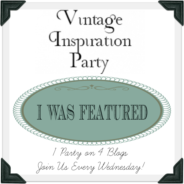 http://knickoftime.net/2014/11/vintage-inspiration-party-164-lots-vintage-christmas-decor.html#comment-24426