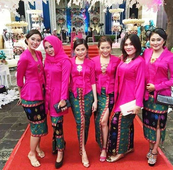  12 model baju  batik  seragam  pesta  pernikahan modern 