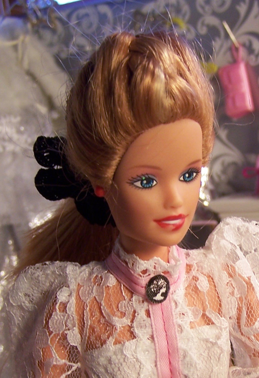 Barbie:OldNewGreenRedo : 1980's Fashion Show at Vickie's:Part One