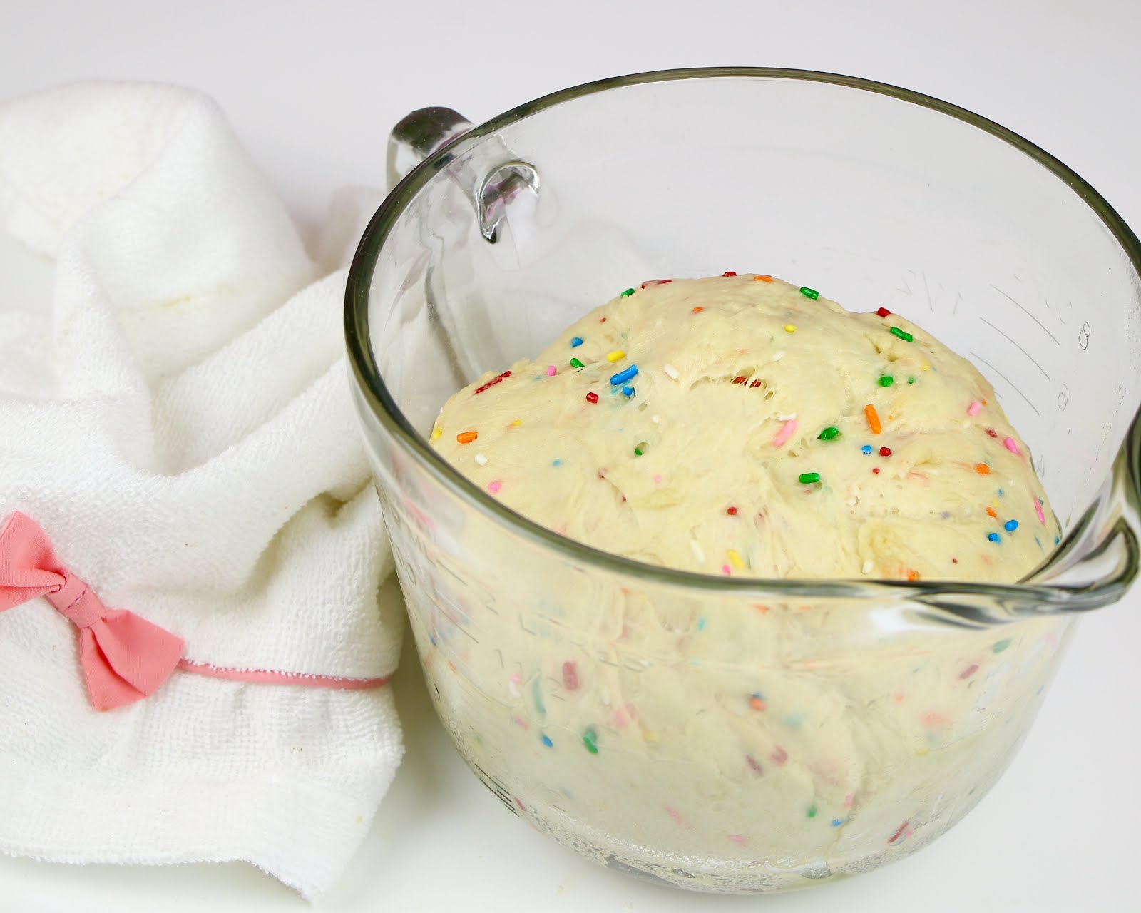 {VIDEO} 1Hour Funfetti Soft Pretzels with Sweet Glaze The Lindsay Ann