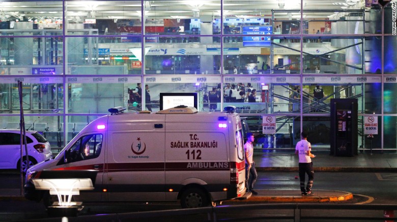 Teror Ledakan Terjadi di Bandara Internasional Ataturk Istanbul Turki #prayforturkey