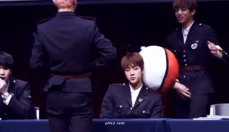 ShockedHideousHomalocephale-size_restric