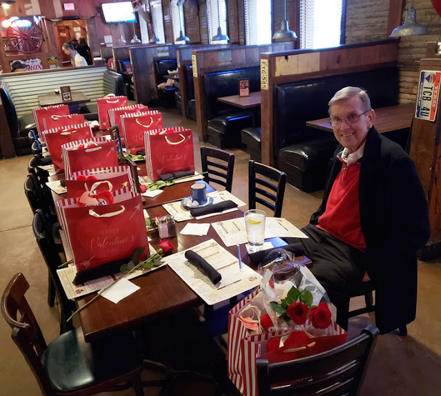 This man treats widows at a retirement home every valentine's day This man treats widows at a retirement home every valentine's day