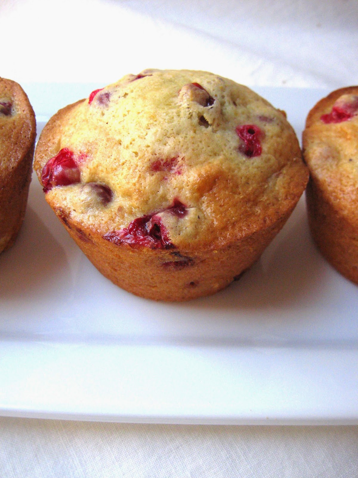 she&amp;#39;s in the kitchen: Fresh Cranberry muffins with orange zest and nutmeg