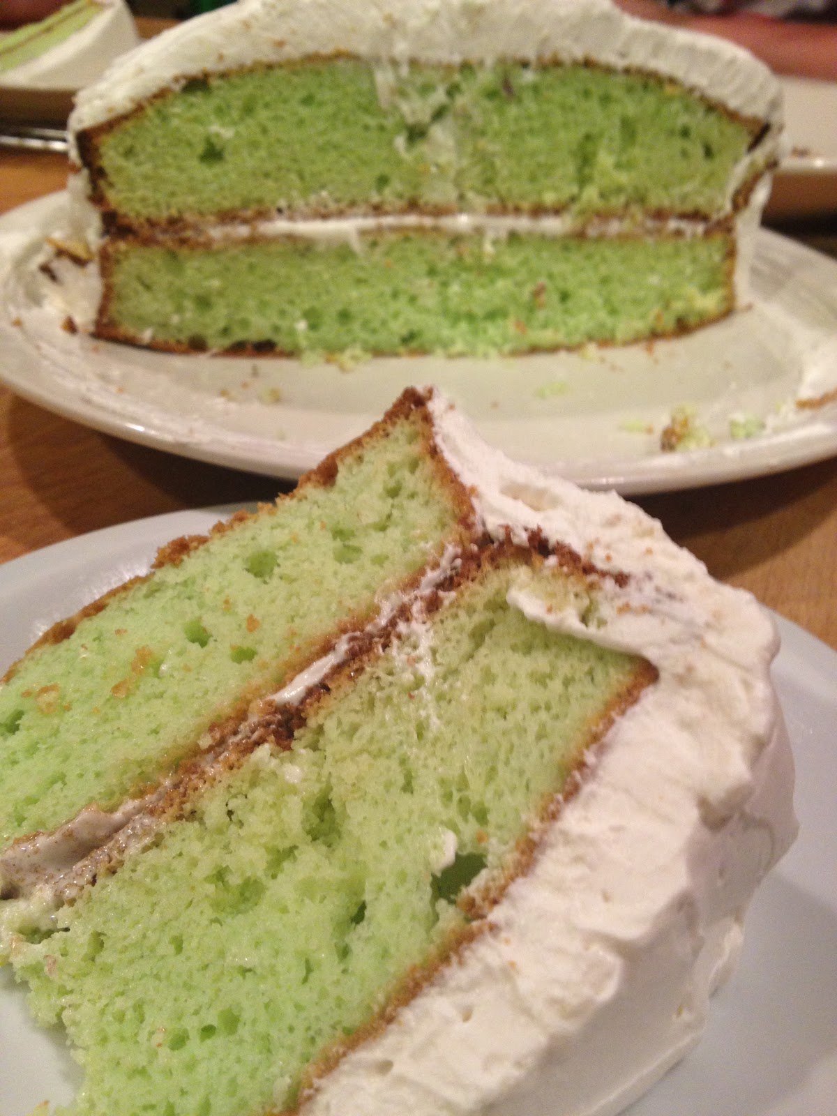 The Foodie Bunch: Easy Pistachio Pudding Cake