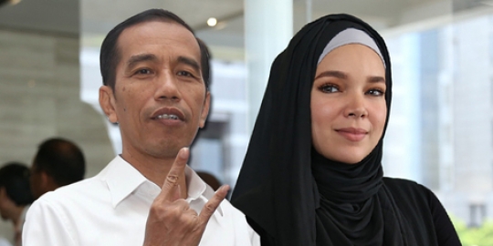 Jokowi dikritik terkait asap Riau, ini pendapat Dewi Sandra