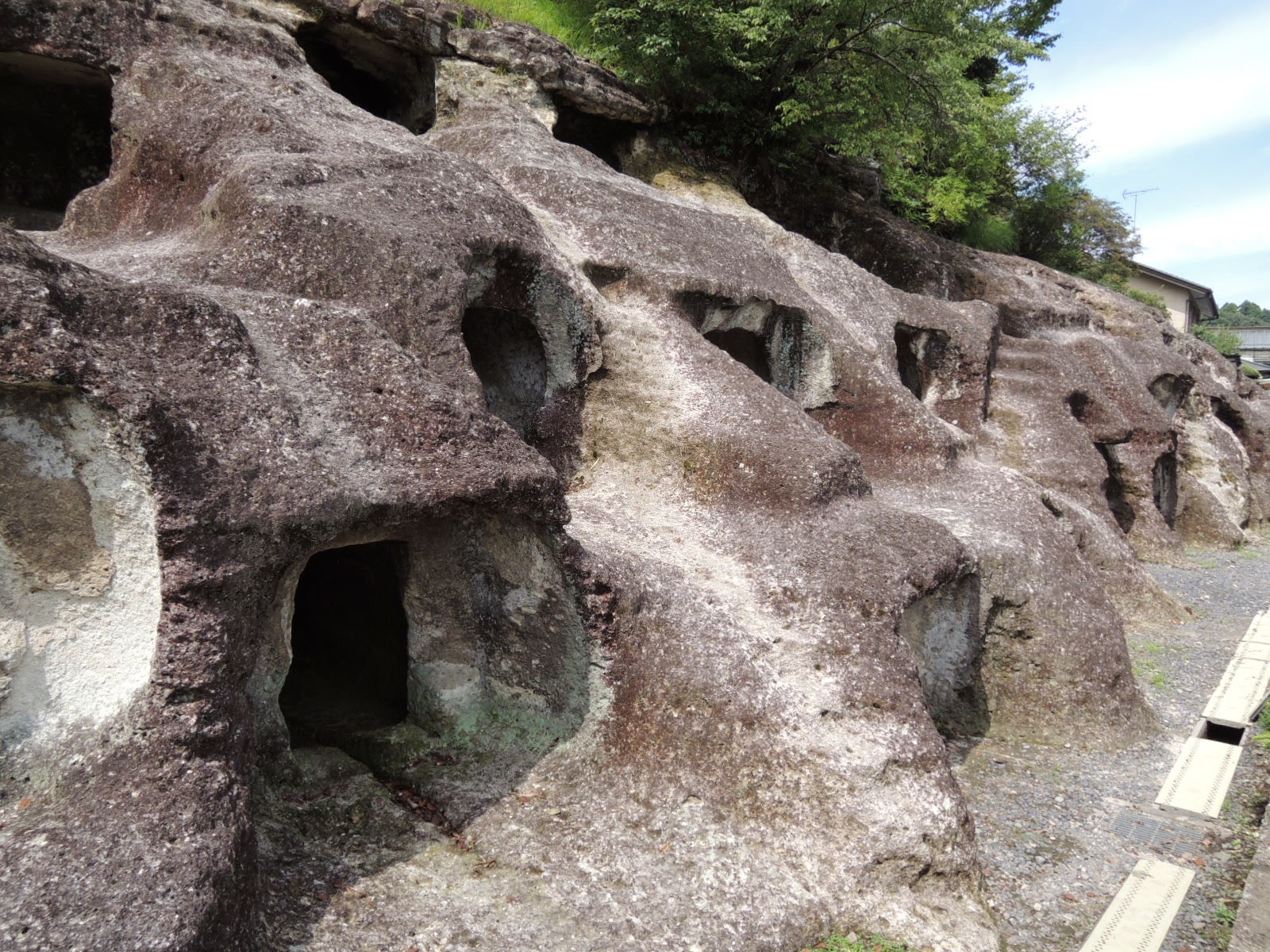 橋本亜希子のブログ。その続き。 長岡百穴古墳――栃木県宇都宮市