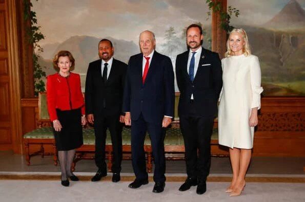 Queen Sonja, Crown Prince Haakon and Crown Princess Mette-Marit were also in attendance during the audience