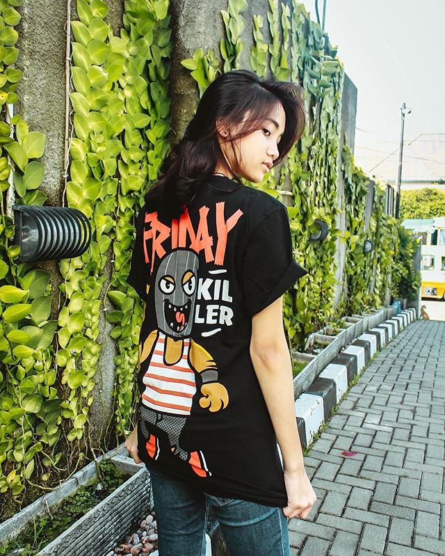 Kumpulan Foto Model Cantik Kaos Distro Friday Killer Original (300