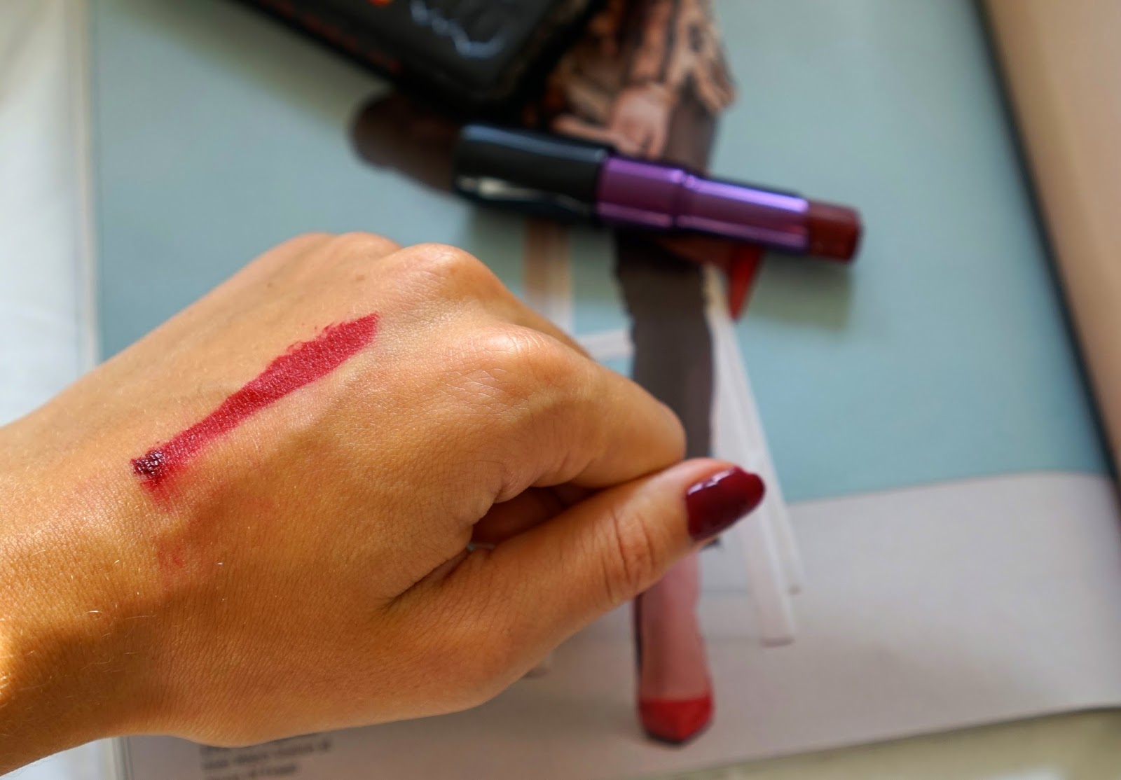 urban decay pulp fiction miss mia wallace lipstick swatch