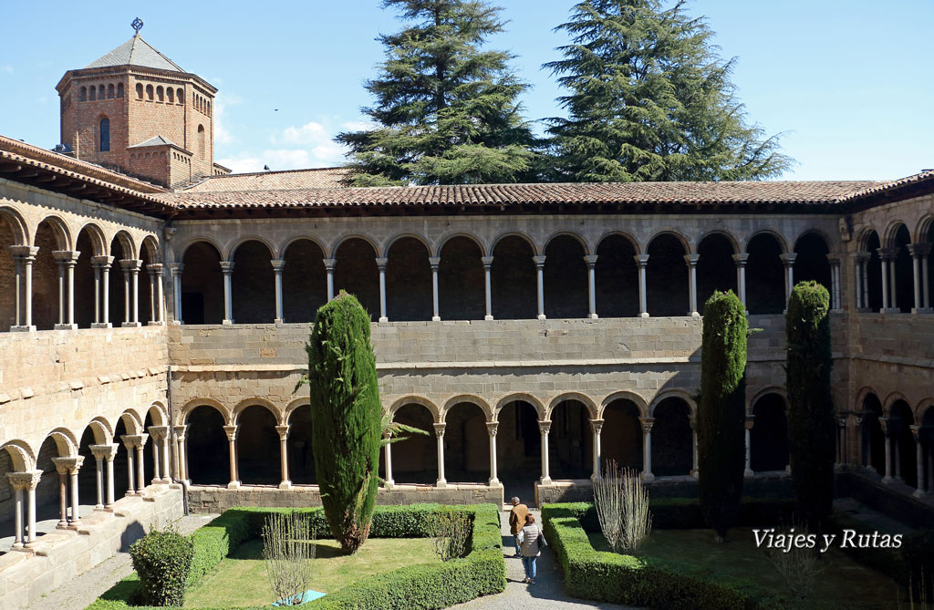 Claustro del Monasterio de Santa María de Ripoll