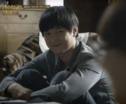 [응답하라1988] 보라 훔쳐보는 변태같은 선우.gif | 인스티즈