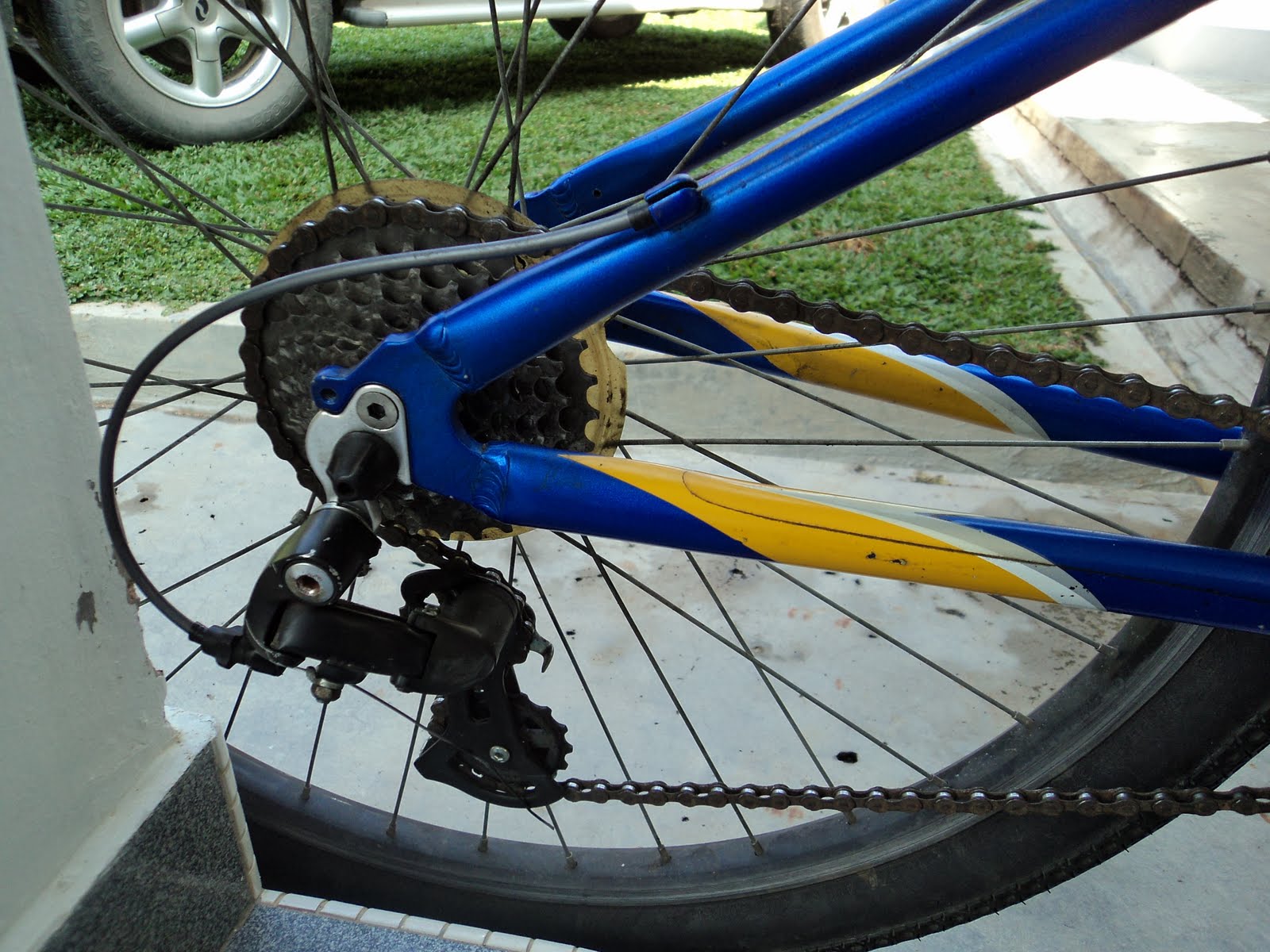 The Right Bike Store II 26" / 24 speed Imported Used Mountain Bicycle