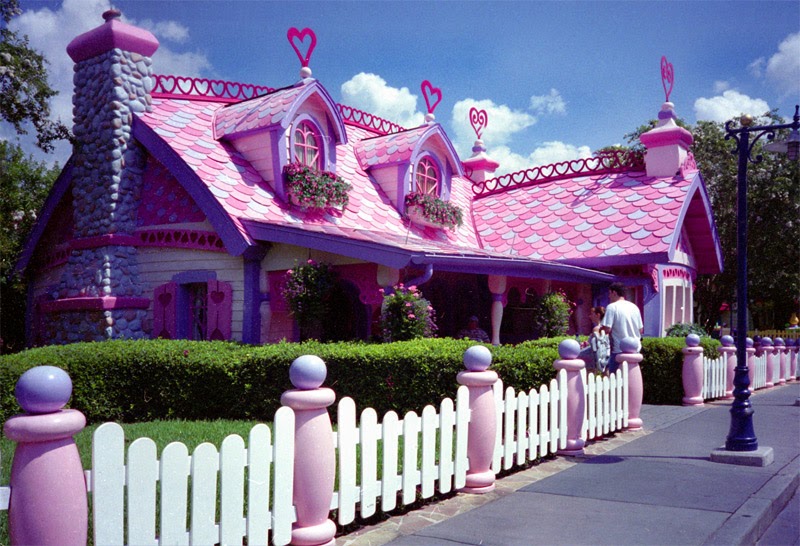Красивые розовые дома. Розовый дом. Красивый розовый дом. Розовый домик. Шикарный розовый дом.