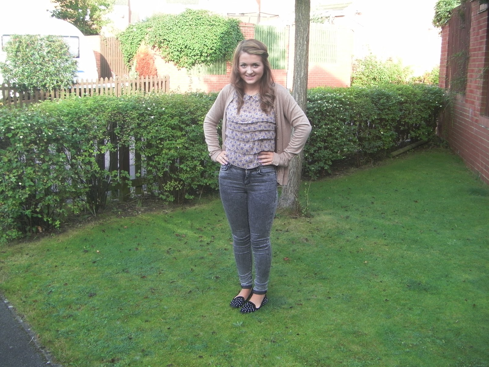 Jess Ratchford: Fashion | A Sixth Form Outfit