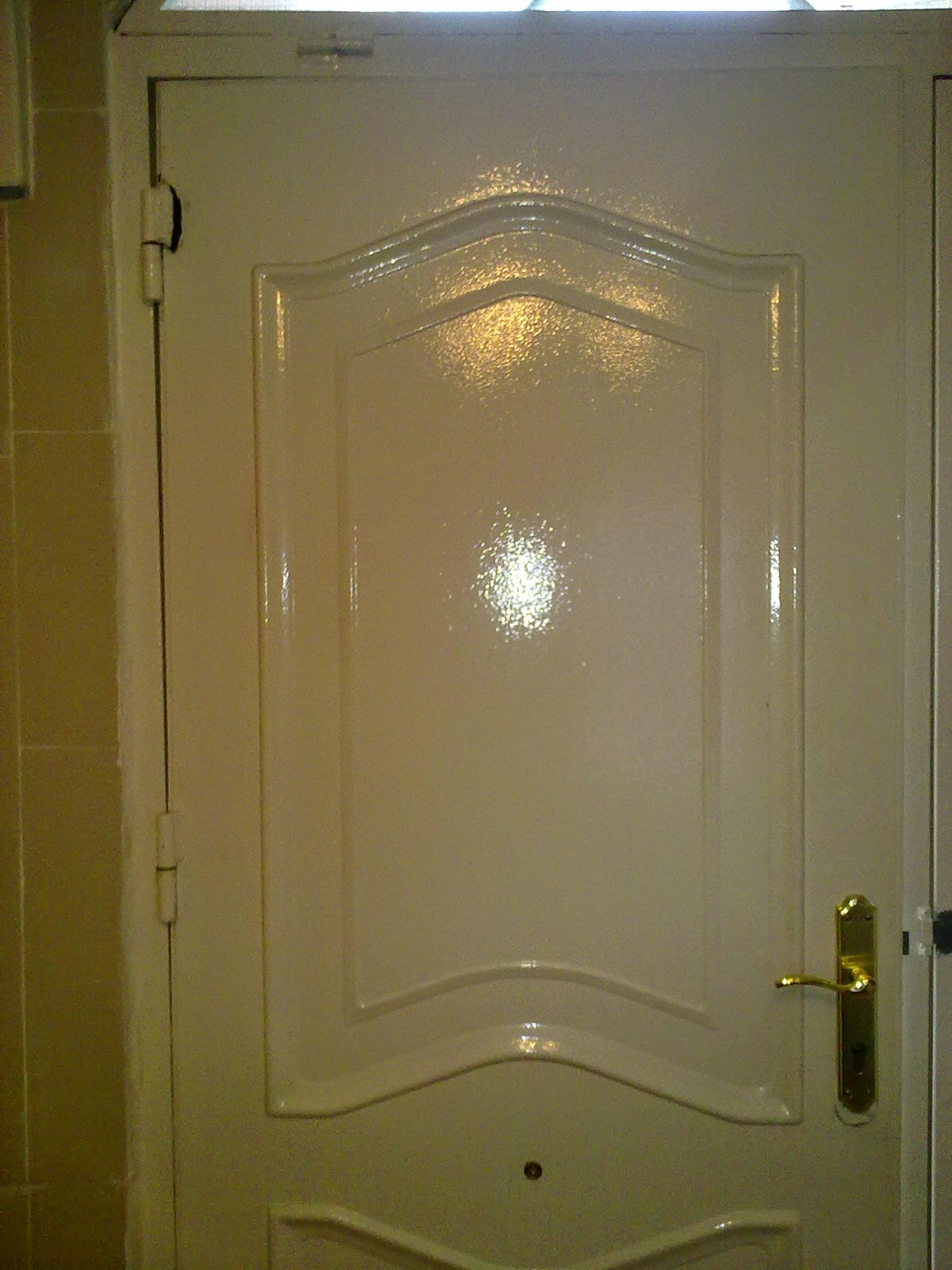 sereparatodo: Bisagra de puerta metalica con fisura