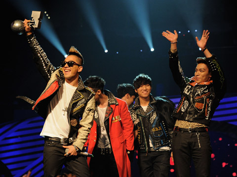 http://3.bp.blogspot.com/-XWe7Z1wvKKA/TrcWeFyAc3I/AAAAAAAAKLM/vWGDkstaqx4/s1600/bigbang+8.jpg