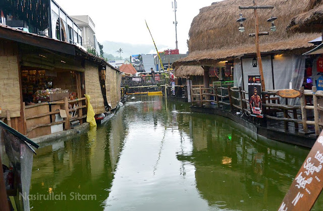 Sungai di area Pasar Apung Malang