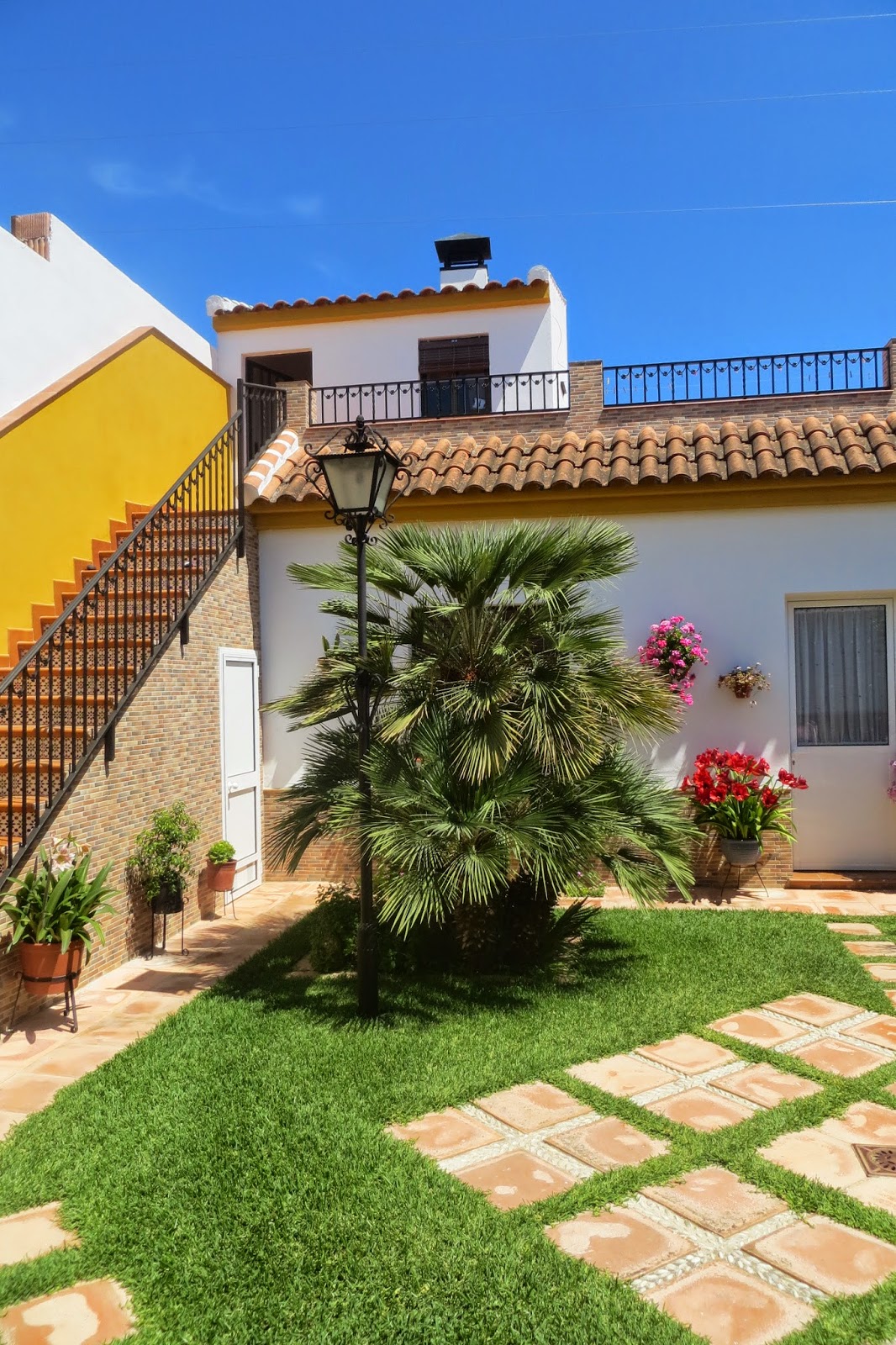 CPR.BEMBEZAR: LOS PATIOS DE CÉSPEDES EN LA PRIMAVERA DEL AÑO 2014