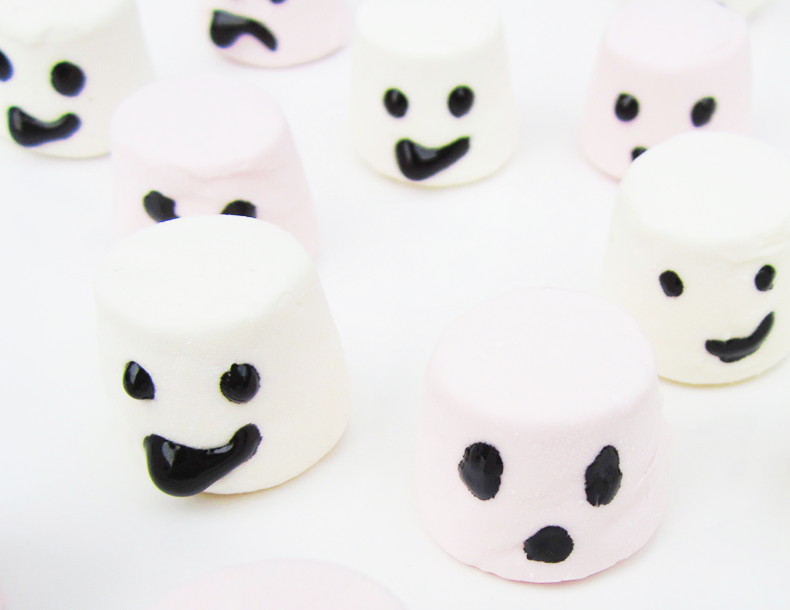 Halloween | Cute Marshmallow Ghosts — VVNightingale