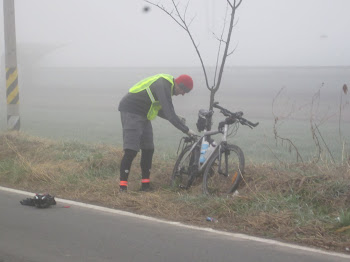 Jared fixing his broken chain. Note the mist in the morning