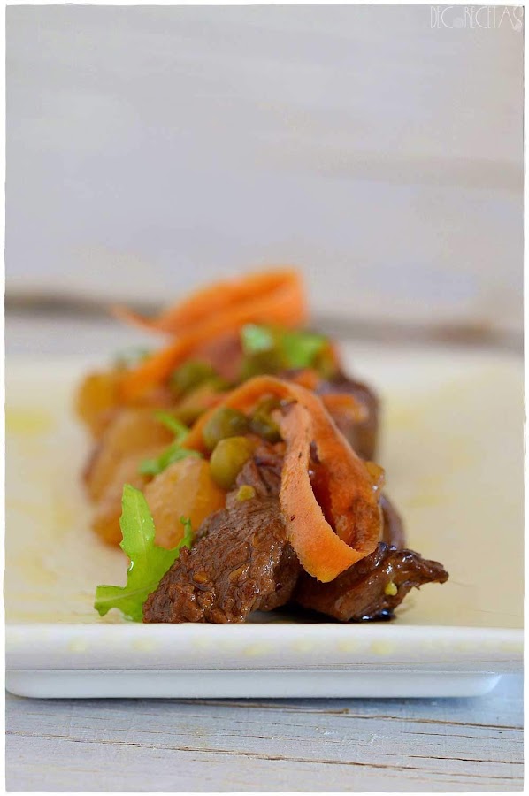 https://www.decorecetas.com/2021/11/estofado-de-ternera-guisado-de-ternera-con-patatas-receta-tradicional-paso-a-paso.html