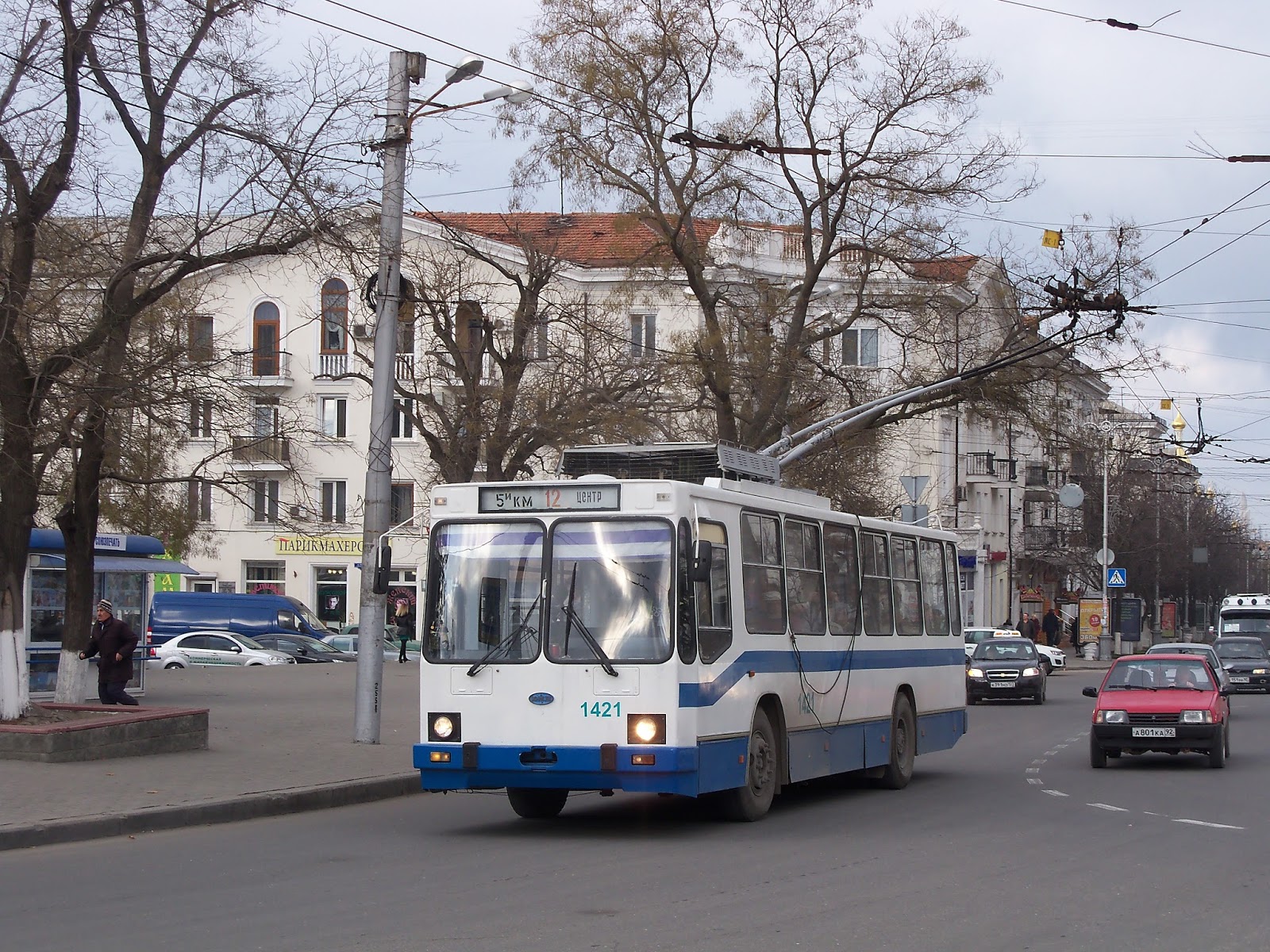 площадь ушакова