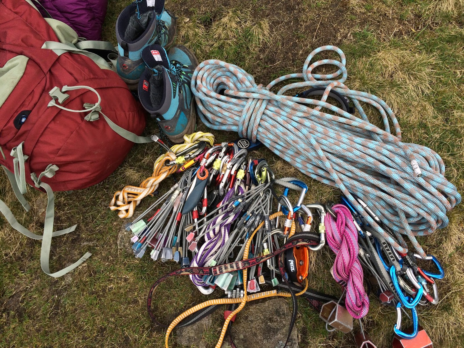 Electronic Mountain Leader Equipment for Single Pitch Award Making