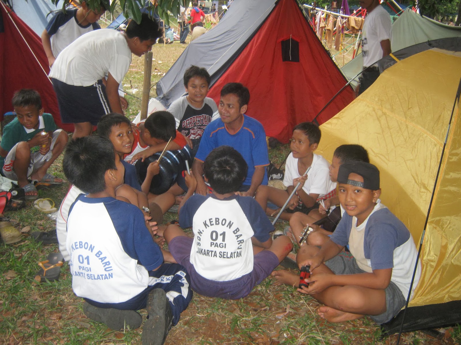 PEMUDA KAMPUNG: SENSASI PRAMUKA BERKEMAH