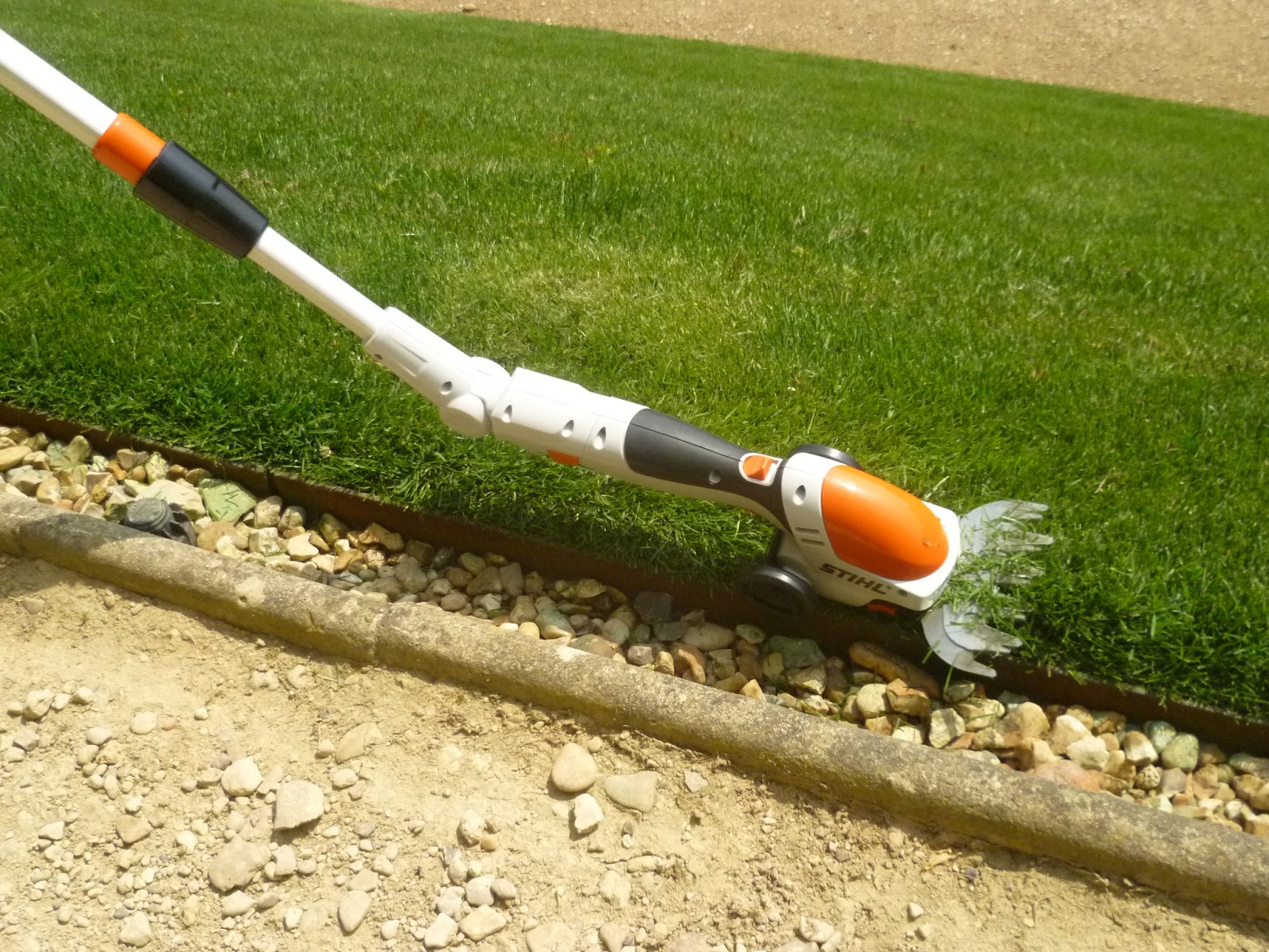 Worcester College Gardeners 20092018 Stihl HSA 25 Cordless Shrub And