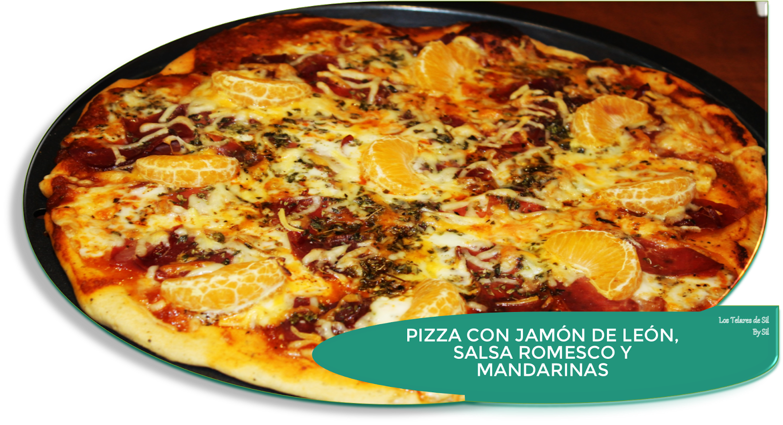 PIZZA DE JAMÓN DE LEÓN, CON SALSA ROMESCO Y MANDARINAS