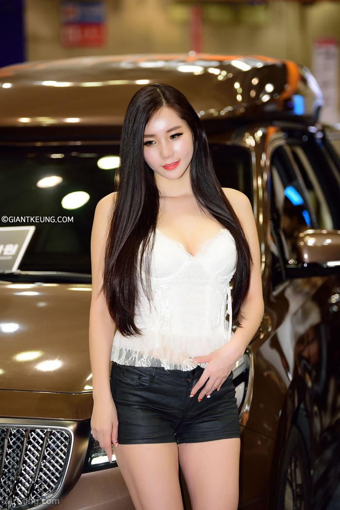 Lee Ji Min Beauty at the Seoul Motor Show 2017 (51 photos) photo 3-3