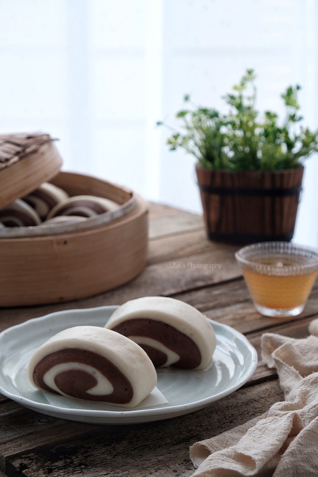 爱厨房的幸福之味: 可可双色馒头卷（天珠纹馒头） Cocoa Steamed Buns