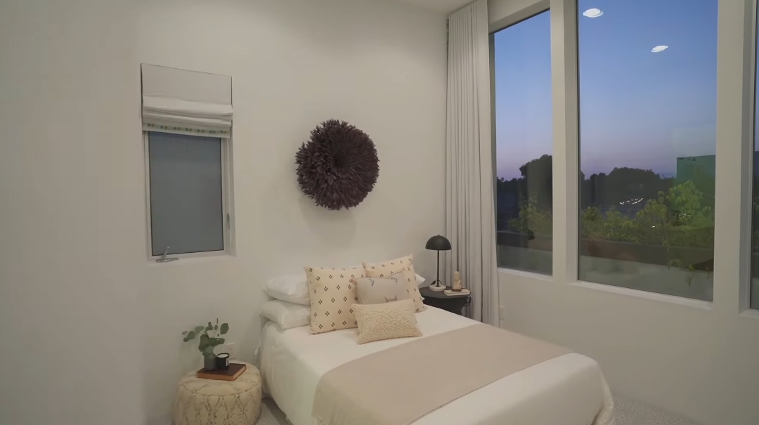 41 Interior Design Photos vs. 720 Indiana Ave, Venice, CA Luxury Home Tour
