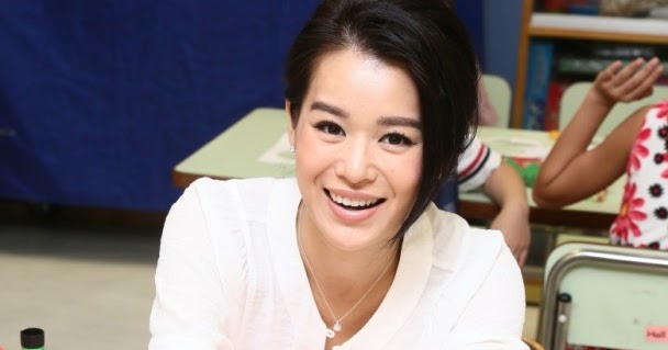 Asian E-News Portal: Myolie Wu does voluntary work and shows her ...