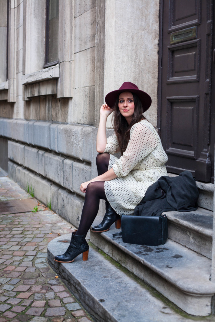 Outfit: French bohémienne in polkadot dress, wide brim hat