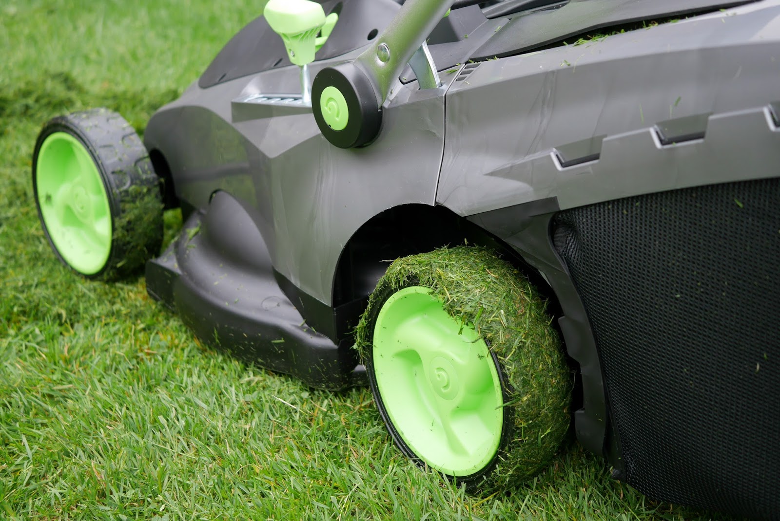 Review Gtech Cordless Lawn Mower This day I love.......