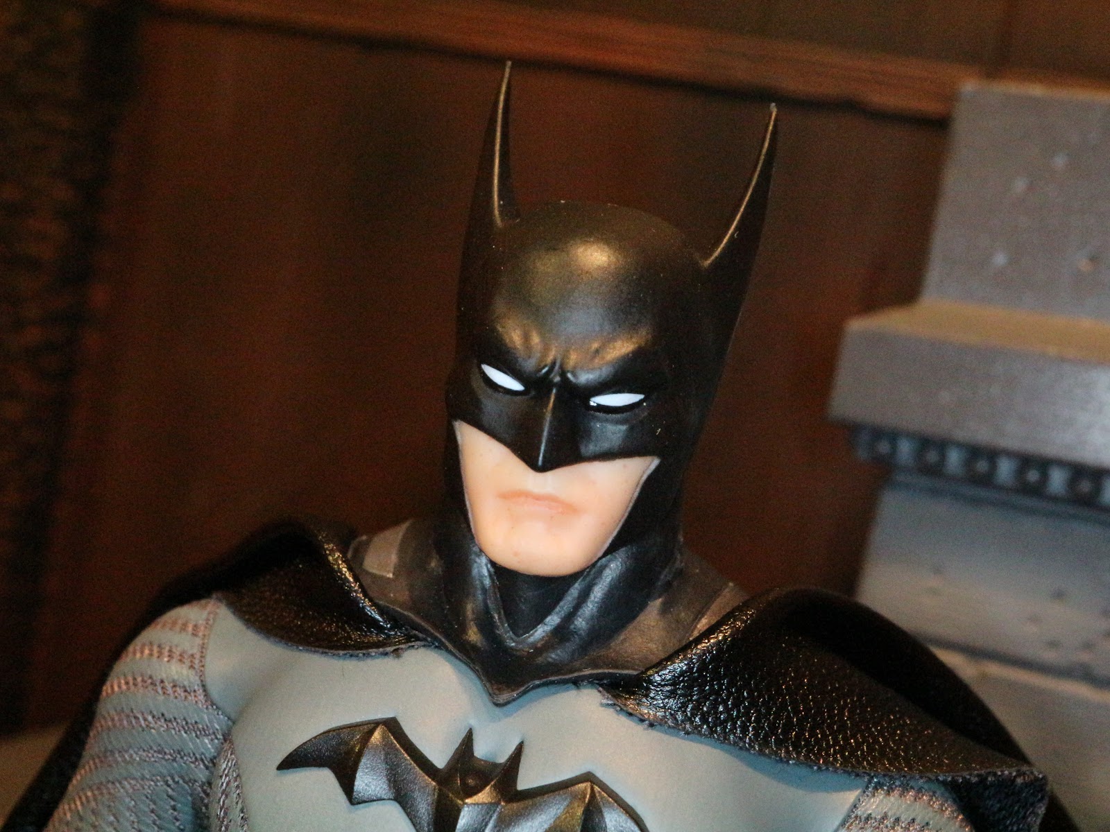 Action Figure Barbecue: Action Figure Review: Batman: Ascending Knight from  One:12 Collective: DC Universe by Mezco