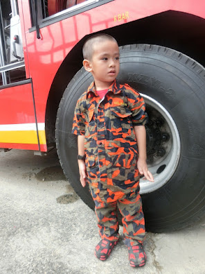 Trip to Beaufort Fire Station by PAPN Membakut; the firefighter truck
